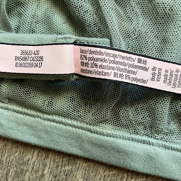 Victoria’s Secret Lace Plunge Unlined Demi Bralette - Picture 8 of 9